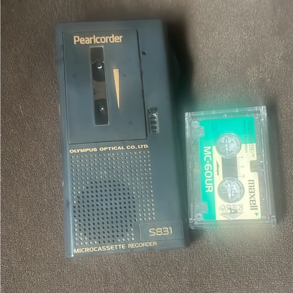 Olympus S831 Microcassette Recorder - Black